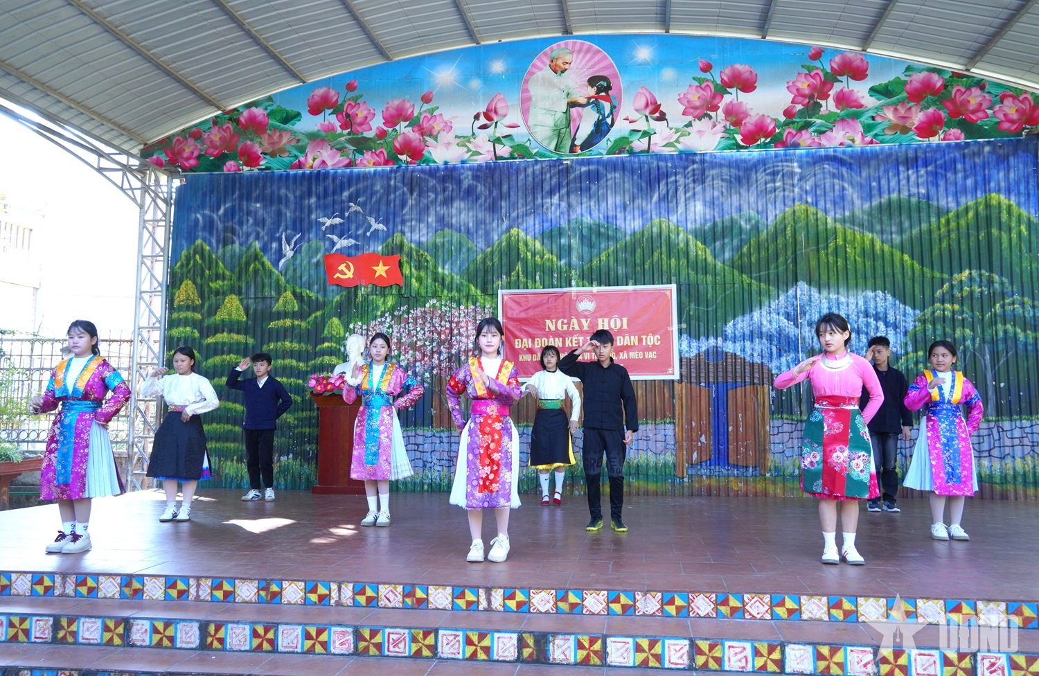 Thôn Pả Vi Thượng, xã Mèo Vạc (Tuyên Quang): Hân hoan vui Ngày hội Đại đoàn kết

